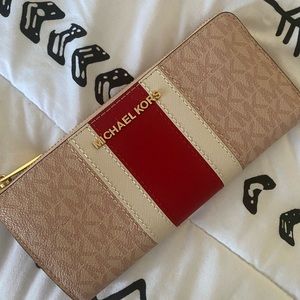 Michael kors wallet